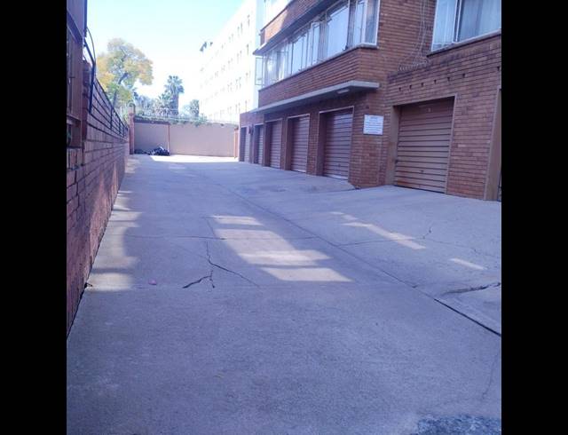 2 BEDROOM APARTMENT FOR SALE IN SUNNYSIDE